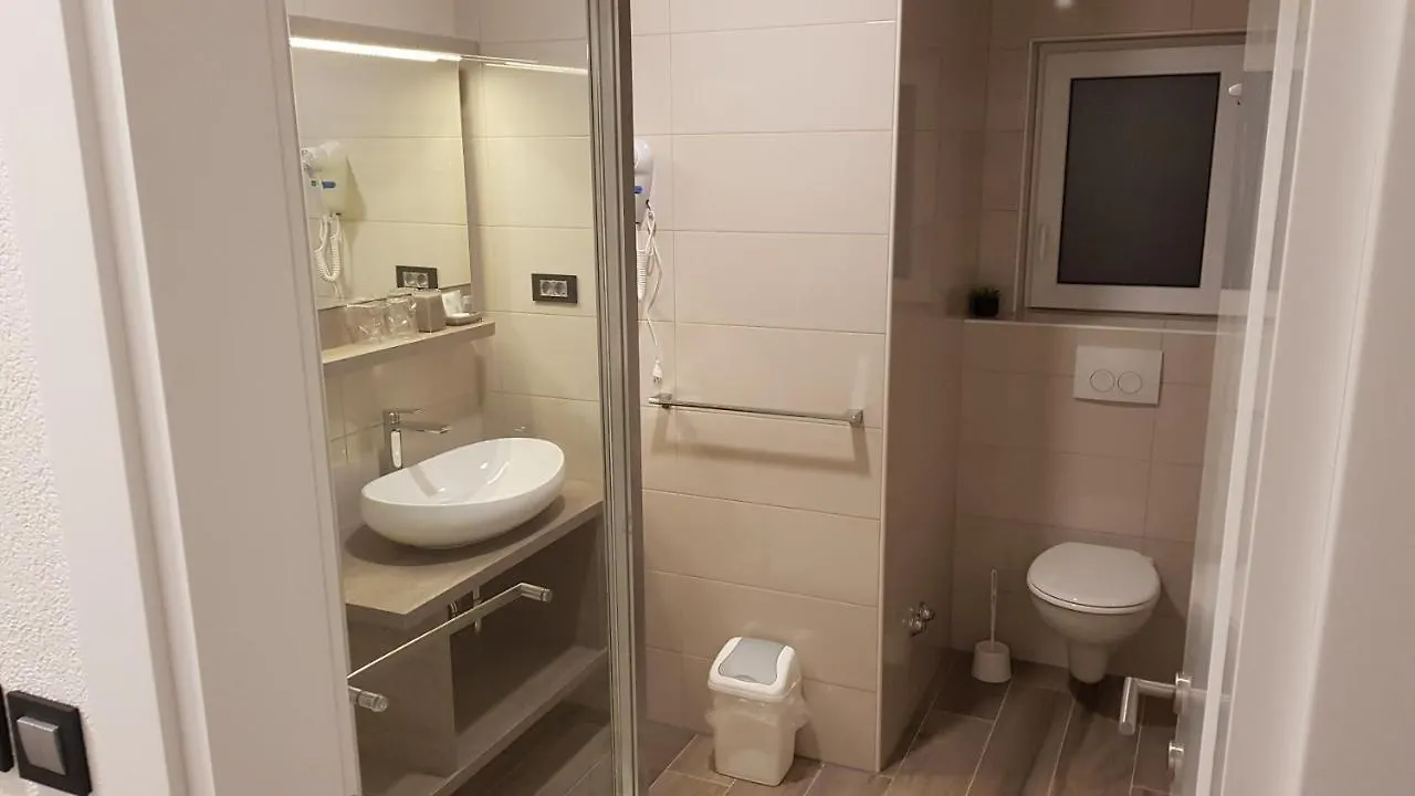Villa Anka Kampor Bed & Breakfast